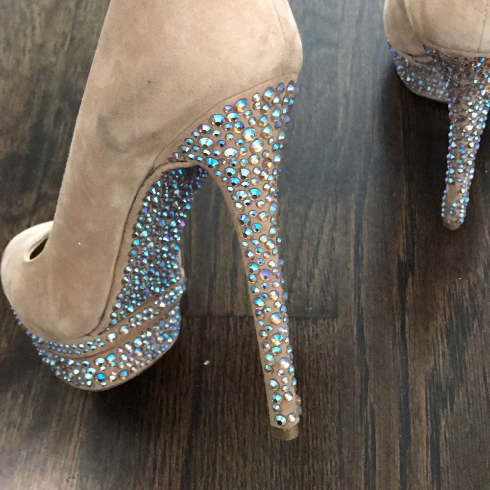 Pumps - Picture 4 of 6